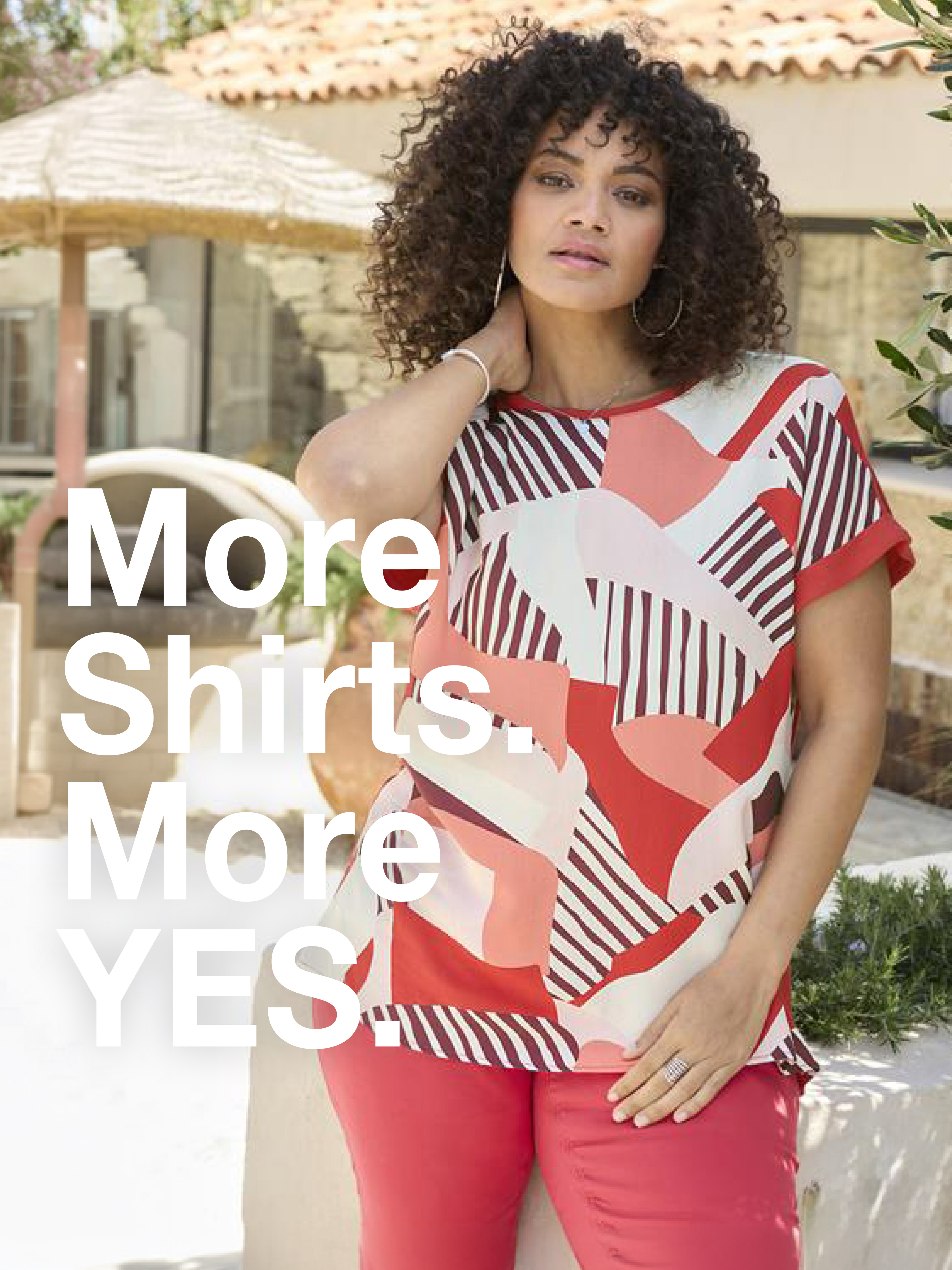 Werbebanner mit Model in graphisch gemustertem Shirt in schwarz-weiß-Hummertönen und Text: More Shirts. More YES.