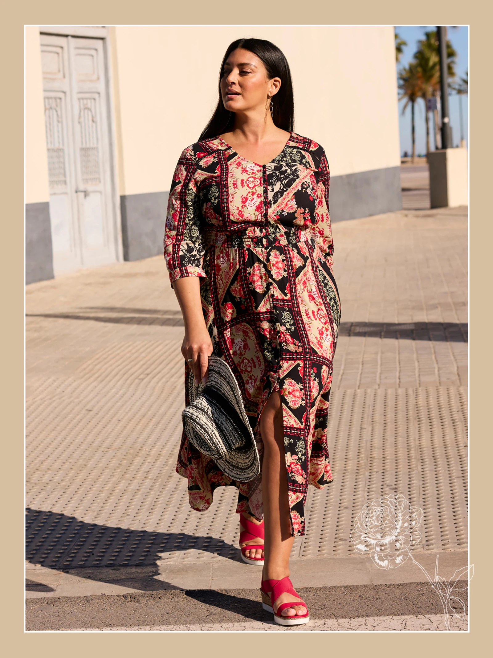 Model in rotbraun gemustertem Maxikleid