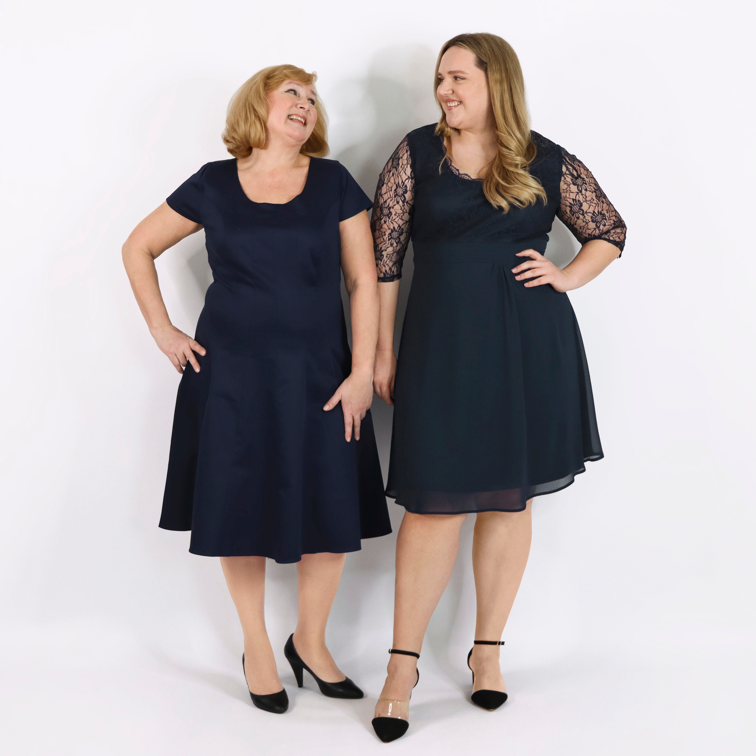 Werbebanner mit zwei Frauen in Kleidern aus der Passt-mir-Garantie