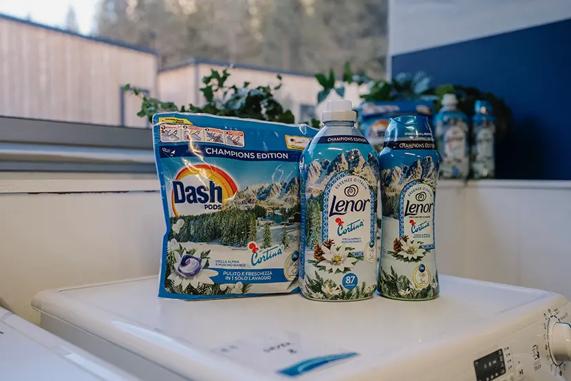 Detersivo Dash, ammorbidente e profumatore per bucato in perle Lenor in edizione speciale dedicata a Cortina d’Ampezzo.