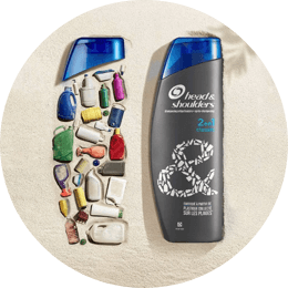 Un flacone di shampoo realizzato con il 25% di plastica riciclata raccolta sulle spiagge