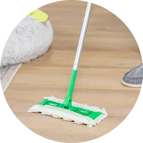 I diversi prodotti Swiffer sono pensati per agevolare la vita degli utilizzatori, incluse persone con limitazioni fisiche.