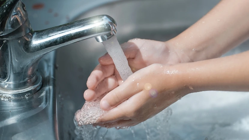 Spazzola per bagno e per doccia, aiuto per persone con disabilità