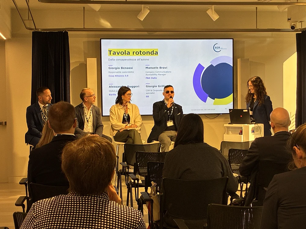 Relatori durante una sessione sull’accessibilità all’evento GS1 Italy