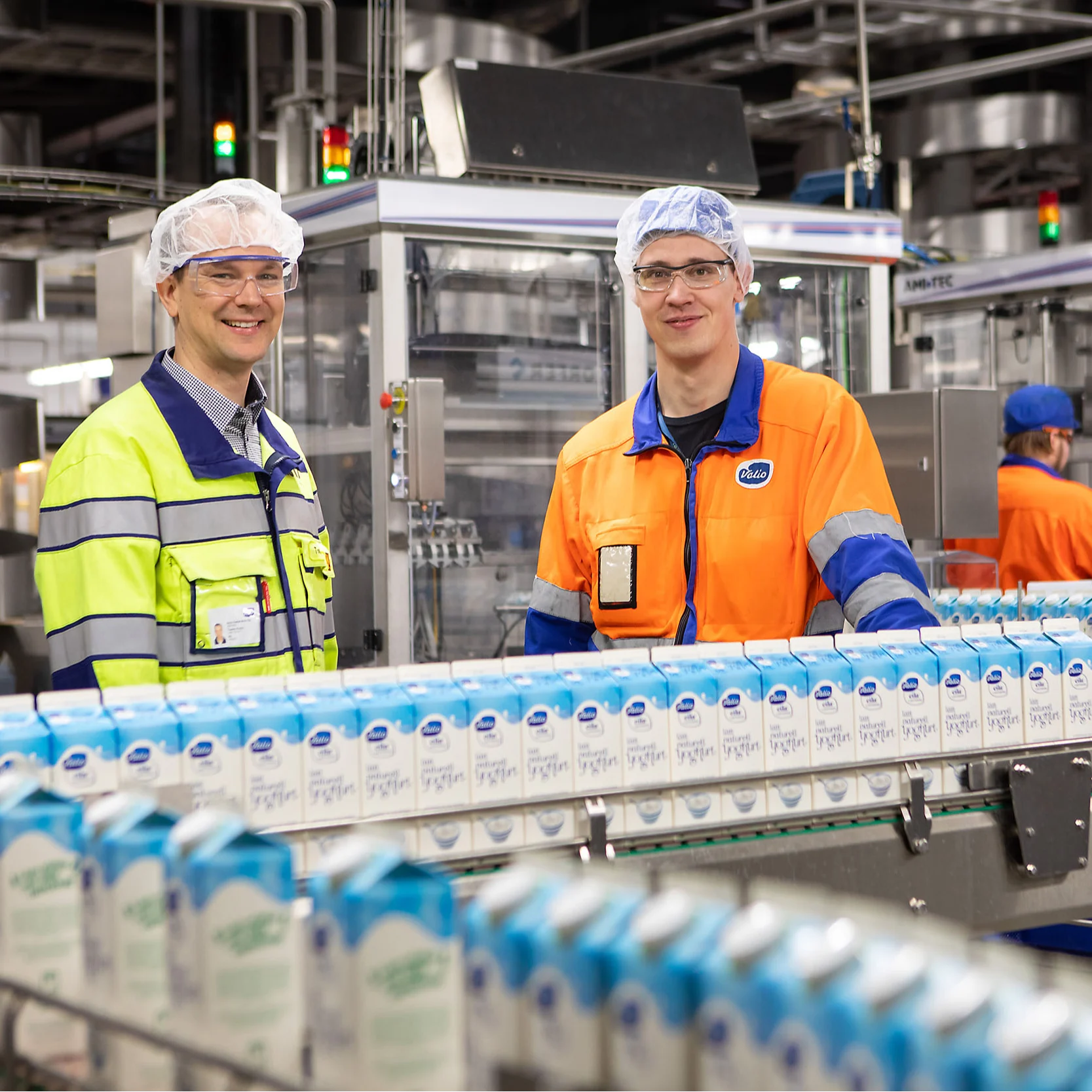 Insta and Valio employees at Valio’s Riihimäki plant (square)