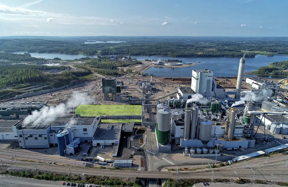 Metsä Groupin koelaitos Äänekoskella kuvattuna ilmasta