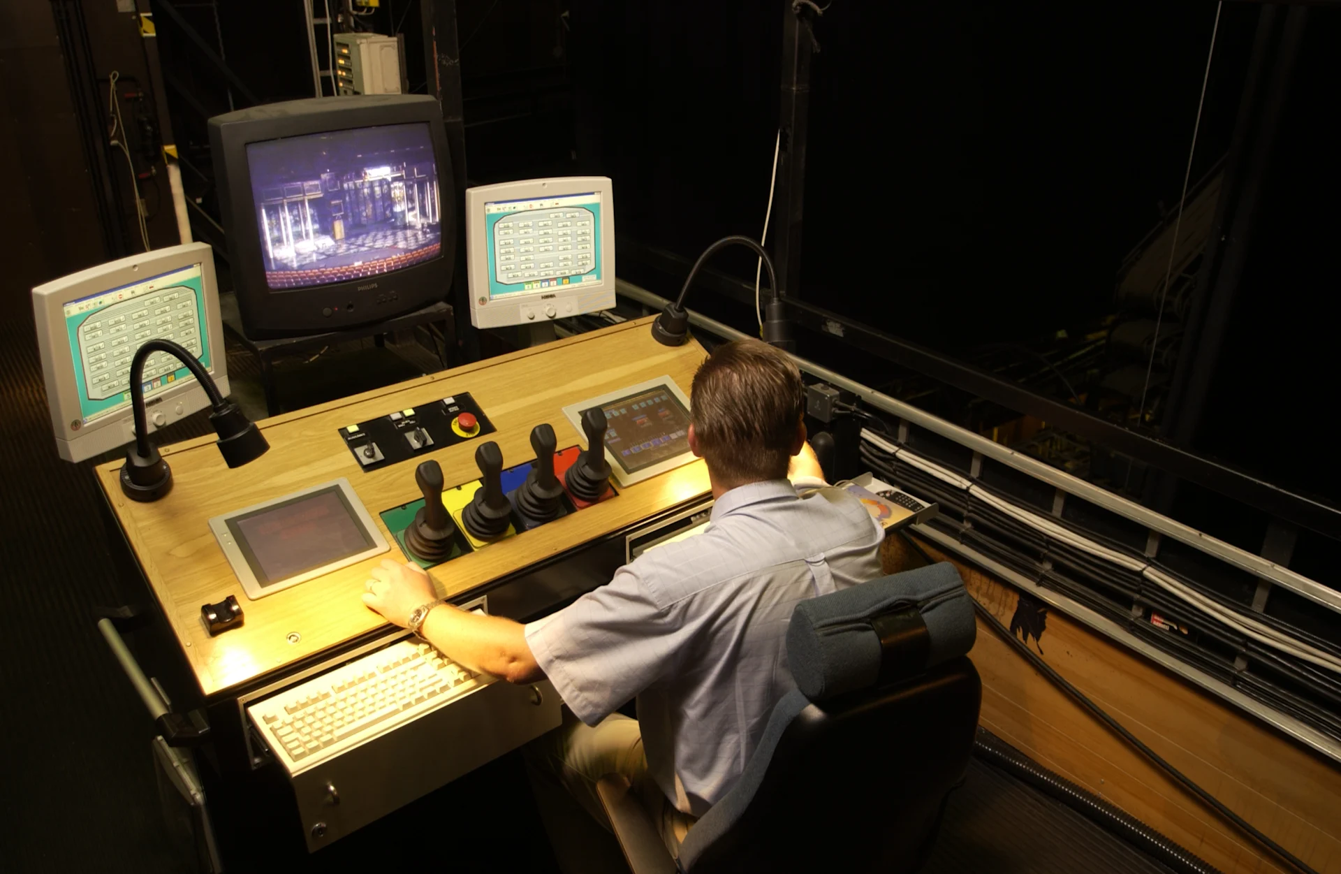 Technology for theaters and concert halls 