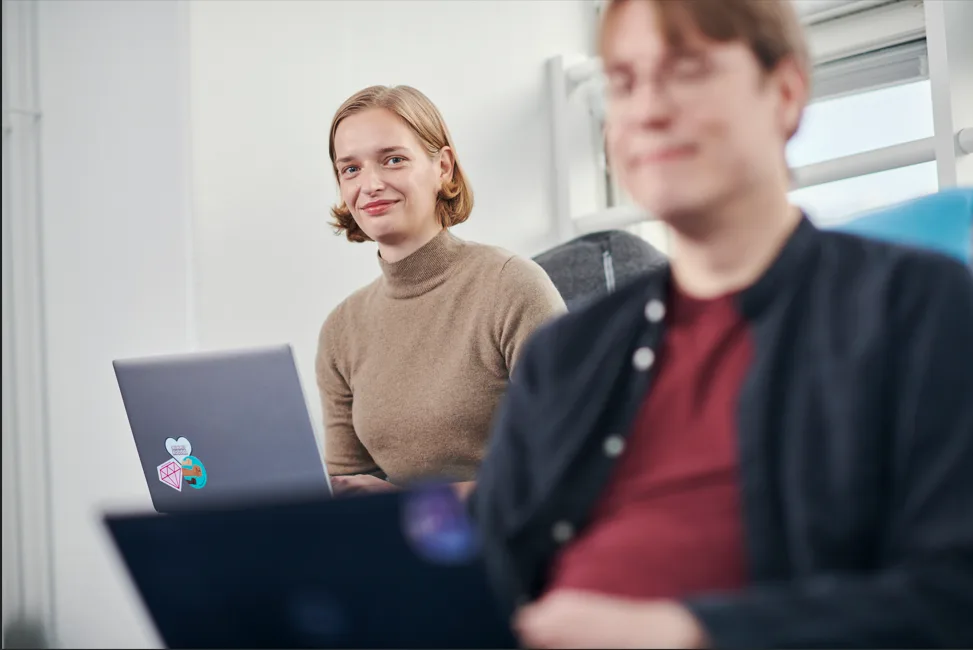 Turvallisuus alkaa käyttökokemuksesta: Miten hyvä UX vähentää virheitä teollisuudessa 