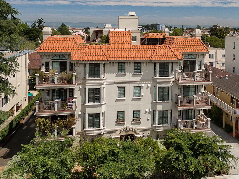 Stylish Burlingame Condo with Spectacular Shared Roof Deck