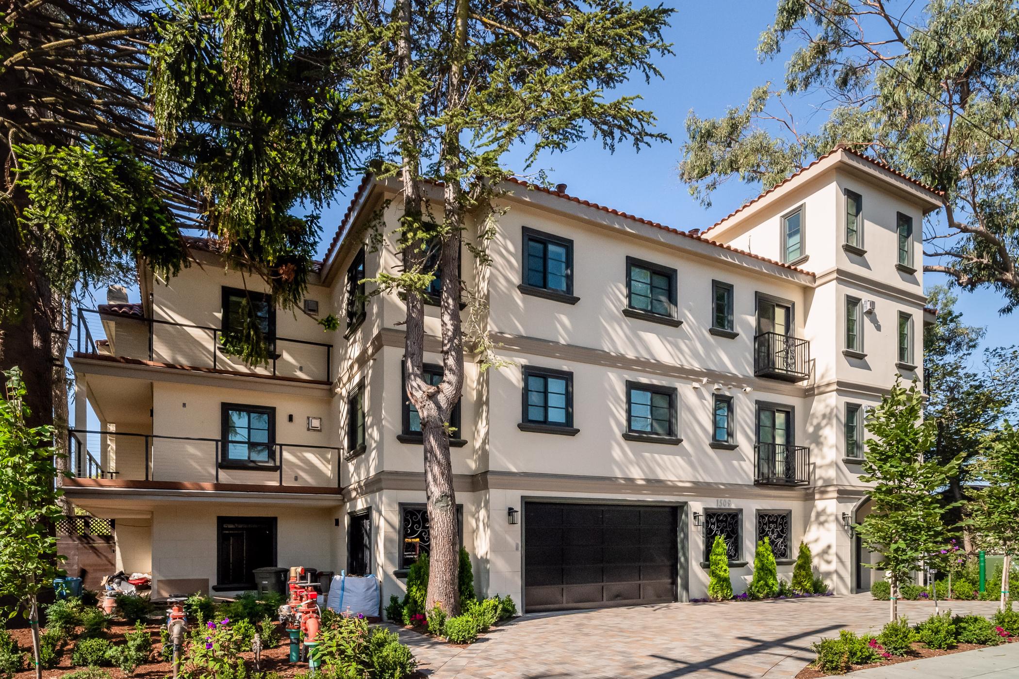 Luxurious condominium in Burlingame, CA - Gallery Image