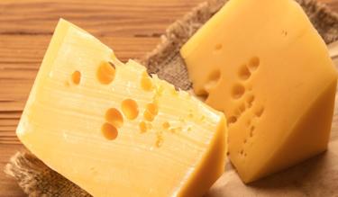 Jak najlepiej przechowywać ser żółty? 