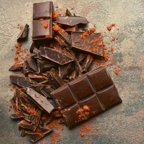Gorzka czekolada to idealny składnik polewy do sernika