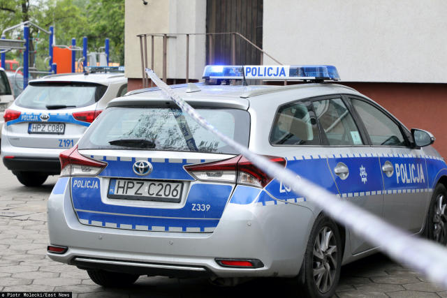 Sterdynia: policjanci odkryli zwłoki 86-latki w mieszkaniu