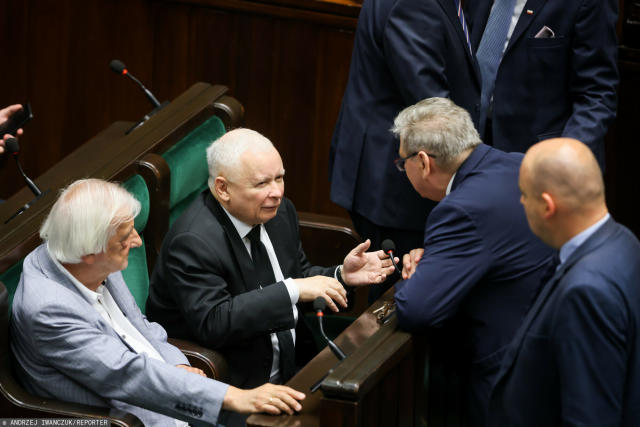 Jarosław Kaczyński i sondaż przedwyborczy, duże problemy PiS