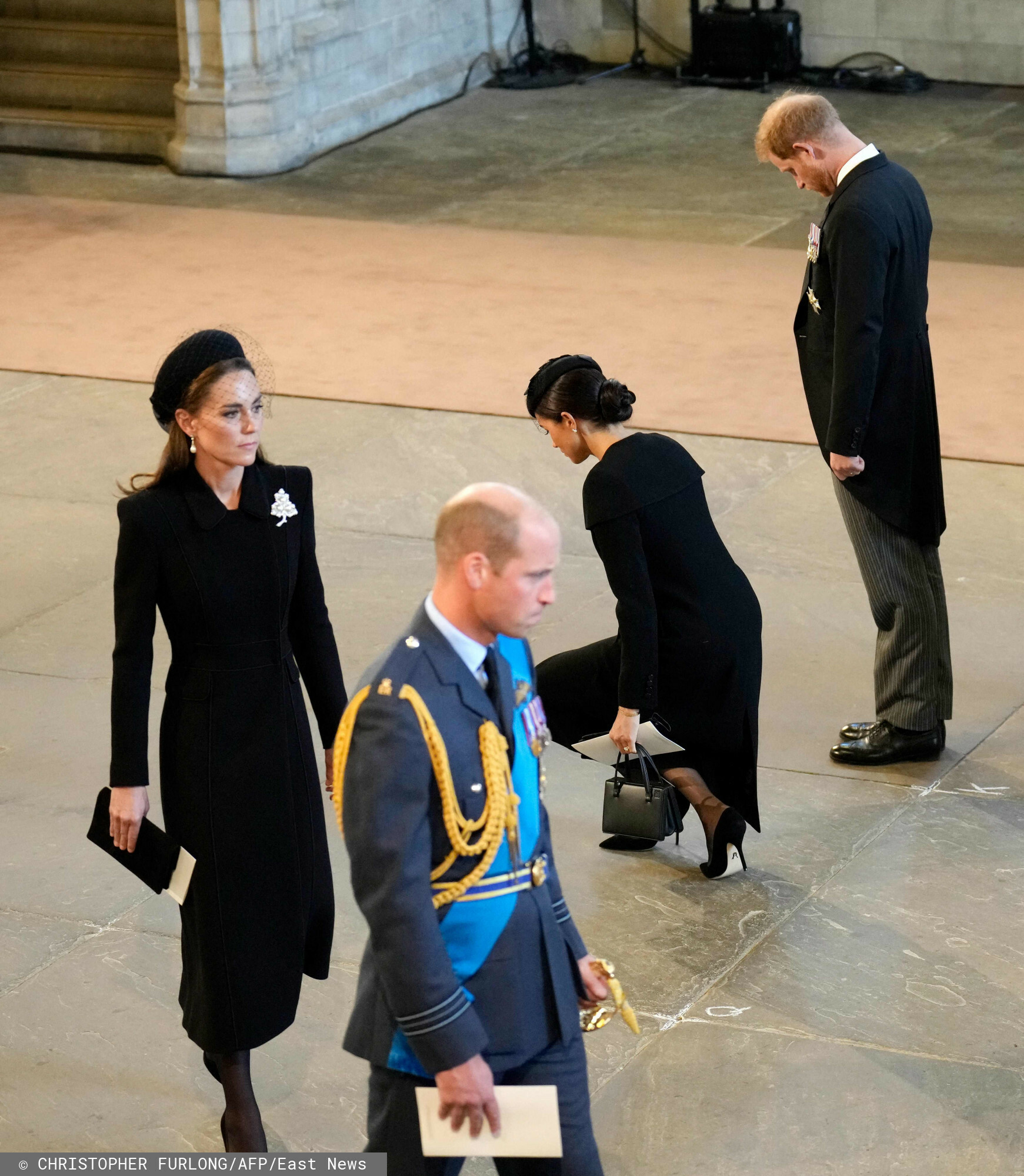 Meghan Markle, książę Harry, książę William i księżna Kate EA