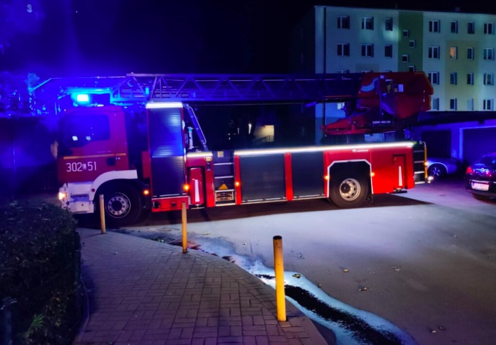 Lublin: pożar w bloku, mężczyzna wyskoczył z okna