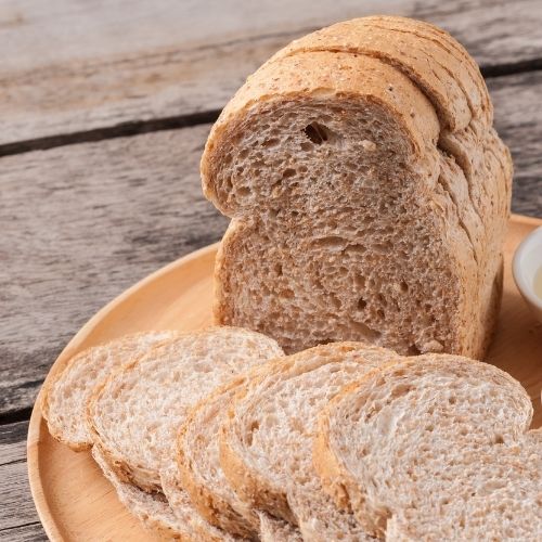 Chleb na talerzu