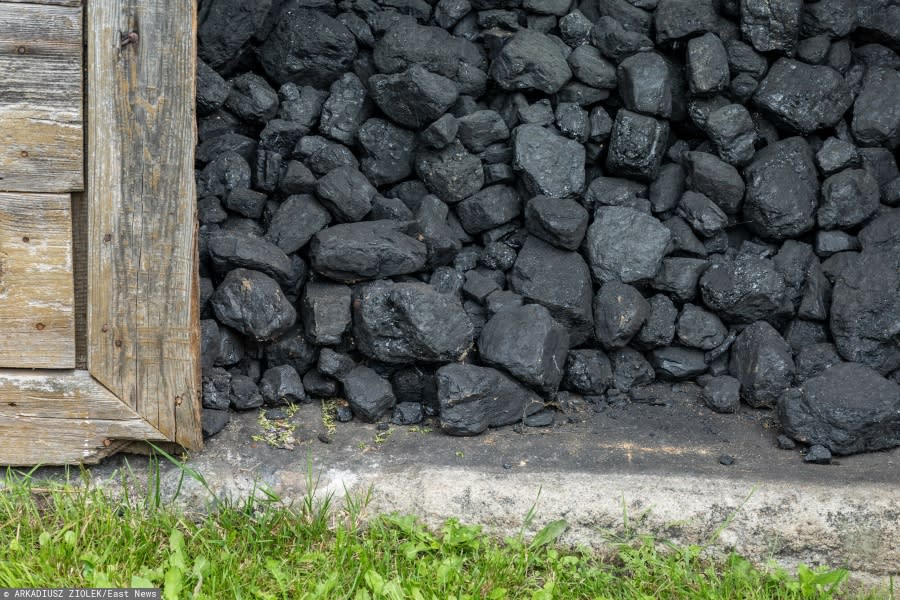 Małopolska: Dramat podczas rozładunku węgla. Nie żyje 54-latek przejechany przez własną ciężarówkę