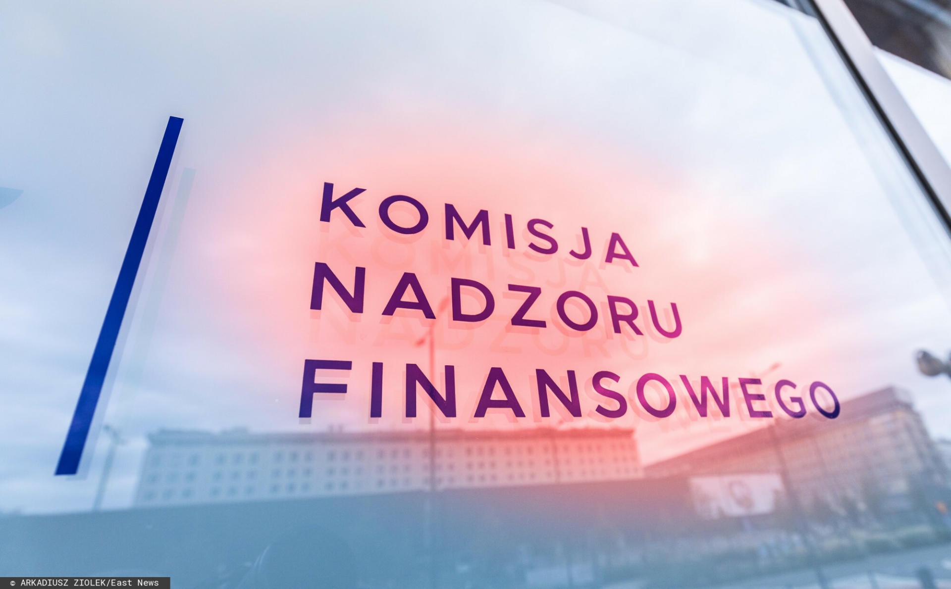 fot: Arkadiusz Ziolek/ East News. n/z Logo KNF - Komisja Nadzoru Finansowego.
