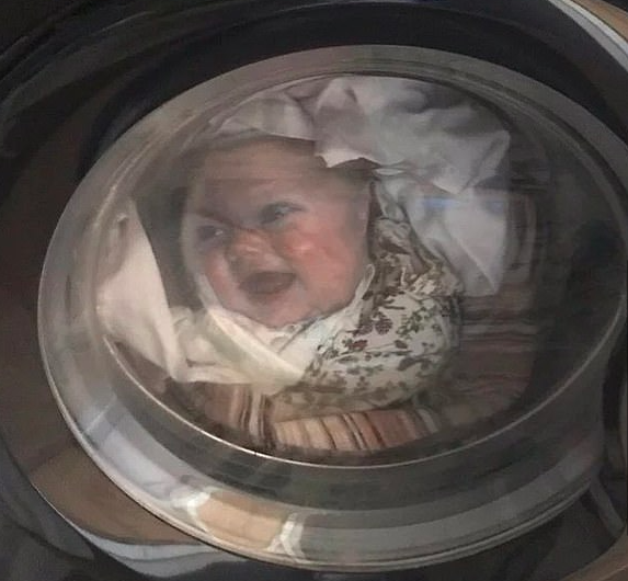 dziecko w pralce