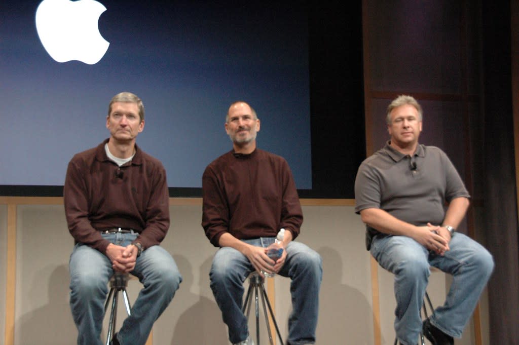 Tim Cook, Steve Jobs i Phil Schiller.