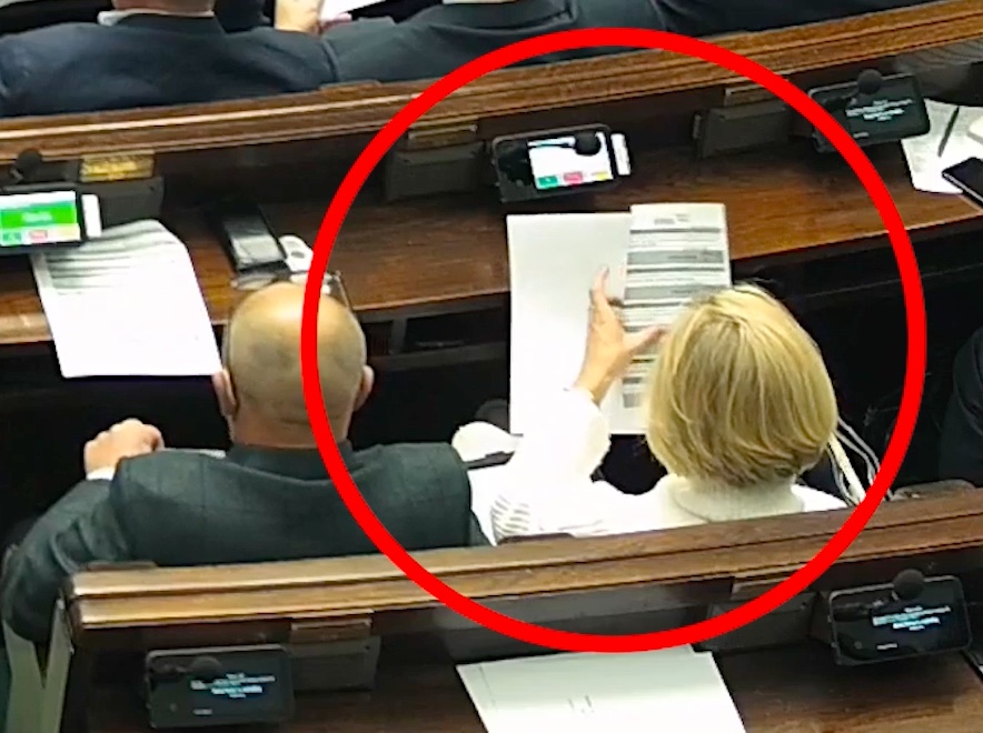 Stop klatka z nagrania z Sejmu udostępniony przez CIS