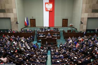 Polscy posłowie wpadli w wir zakupów. Zaskakujące, na co przeznaczyli pieniądze podatników
