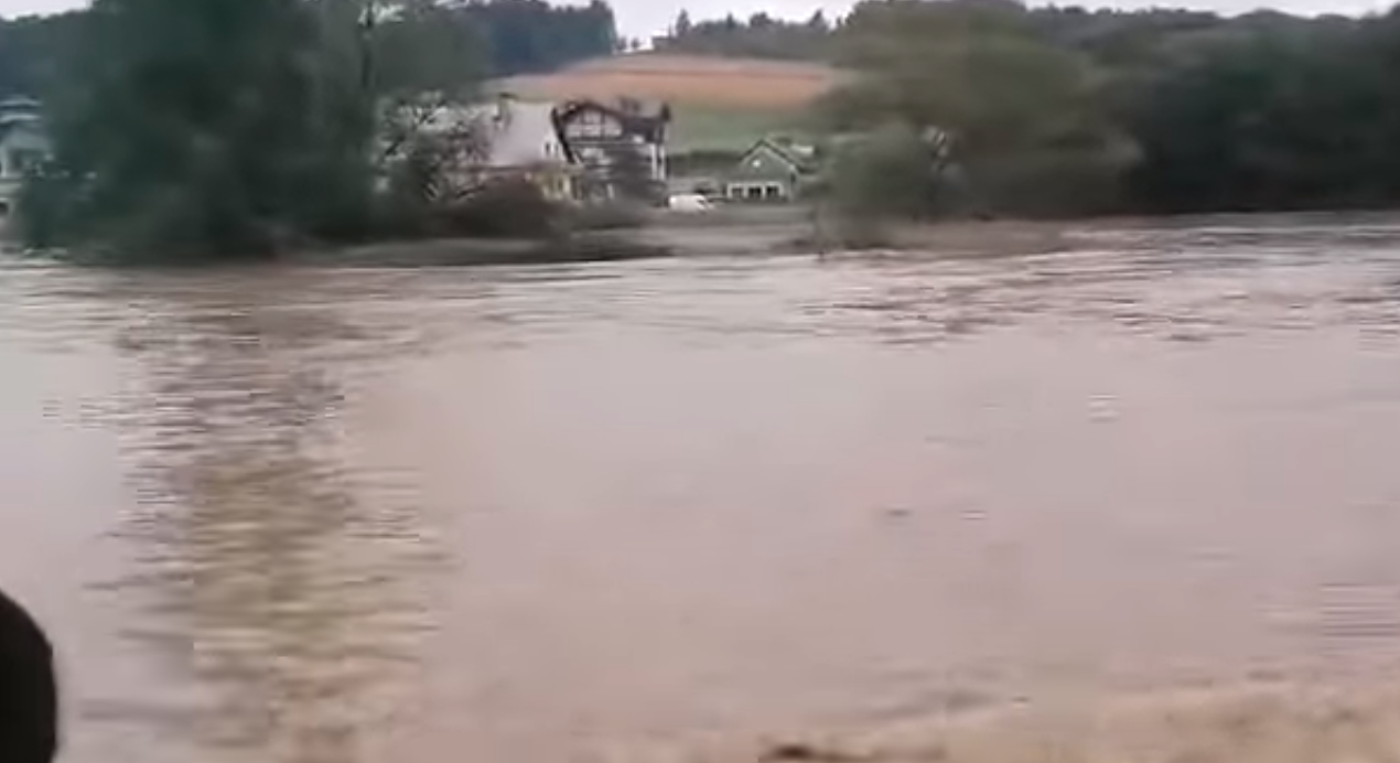 Zakopianka zalana przez wodę