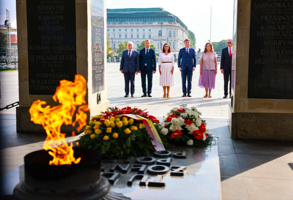 Małgorzata Kidawa-Błońska i jej strój wywołały oburzenie 