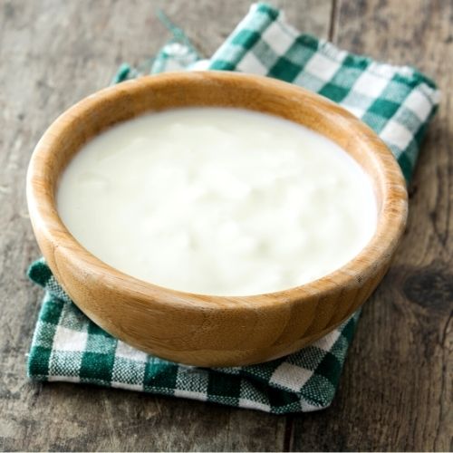 Jogurt naturalny — idealny zamiennik majonezu do jarzynowej