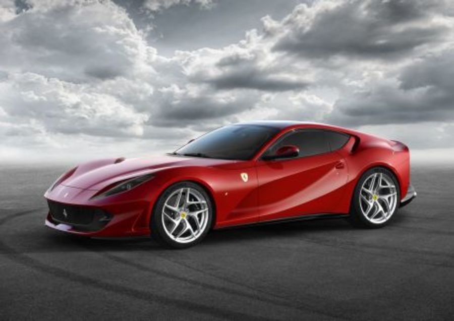 Ferrari 812 Superfast, które jest warte około 1,5 mln złotych. 800 KM, 2,9 s do 100 km/h, V-max 380 km/h.