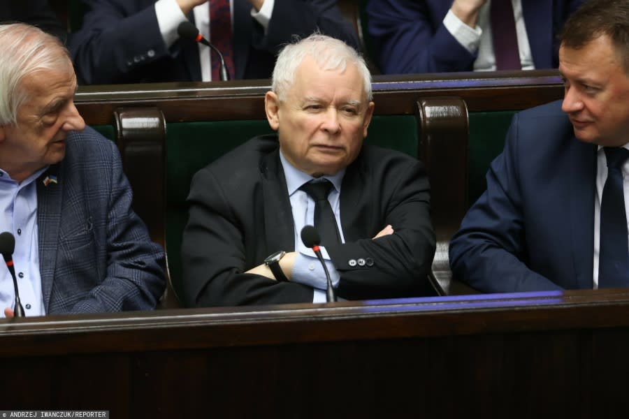 Dwie wpadki podczas jednego wystąpienia. Jarosław Kaczyński mnoży swoje gafy