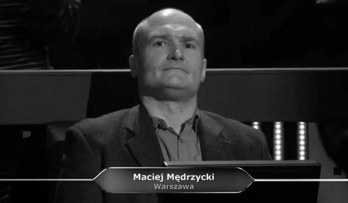 Maciej Mędrzycki z Milionerów nie żyje. Fot. kadr z programu Milionerzy, prod. TVN, wyd. 2022 r., Player