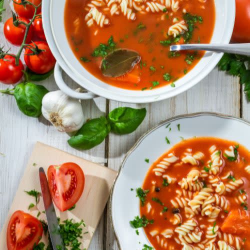 Zupa pomidorowa na serduszkach