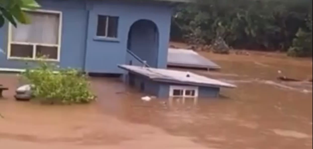 Hawaje walczą z powodzią