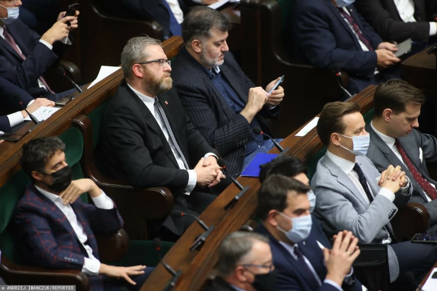 Polscy posłowie nie należą do tytanów pracy. Wielka lista nieobecnych w Sejmie ujrzała światło dzienne