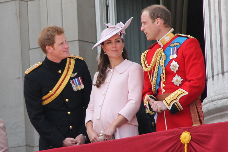 Książę Harry, księżna Kate, książę William