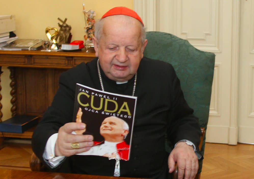 Kardynał Dziwisz stanął w obronie Jana Pawła II