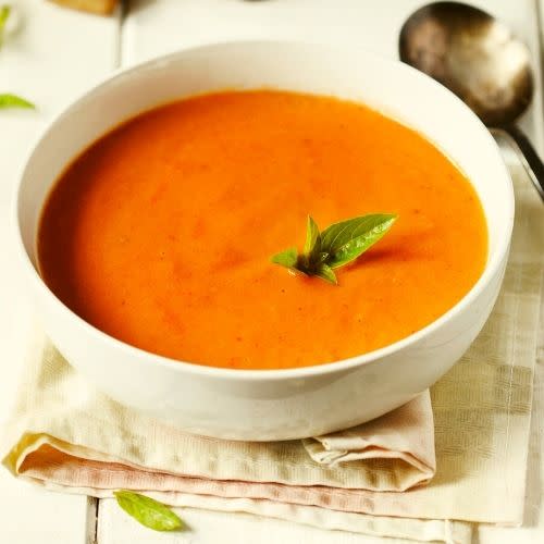 Zupa pomidorowa z pieczonych warzyw jest wyśmienita