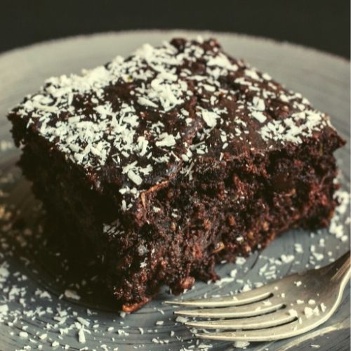 Ciasto czekoladowe na talerzu