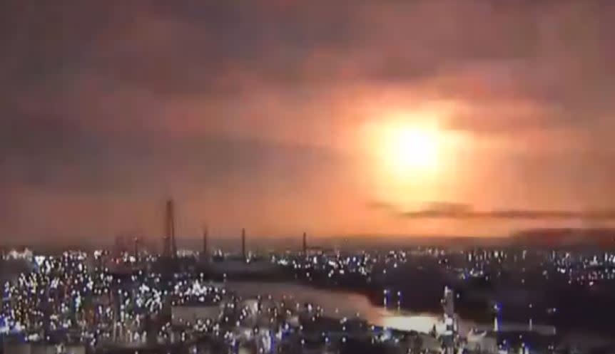 Fragment filmu, pt. Mysterious fireball lights up sky over Japan
