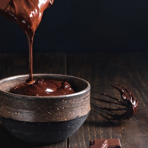 Topiona czekolada podkreśli smak wafelka
