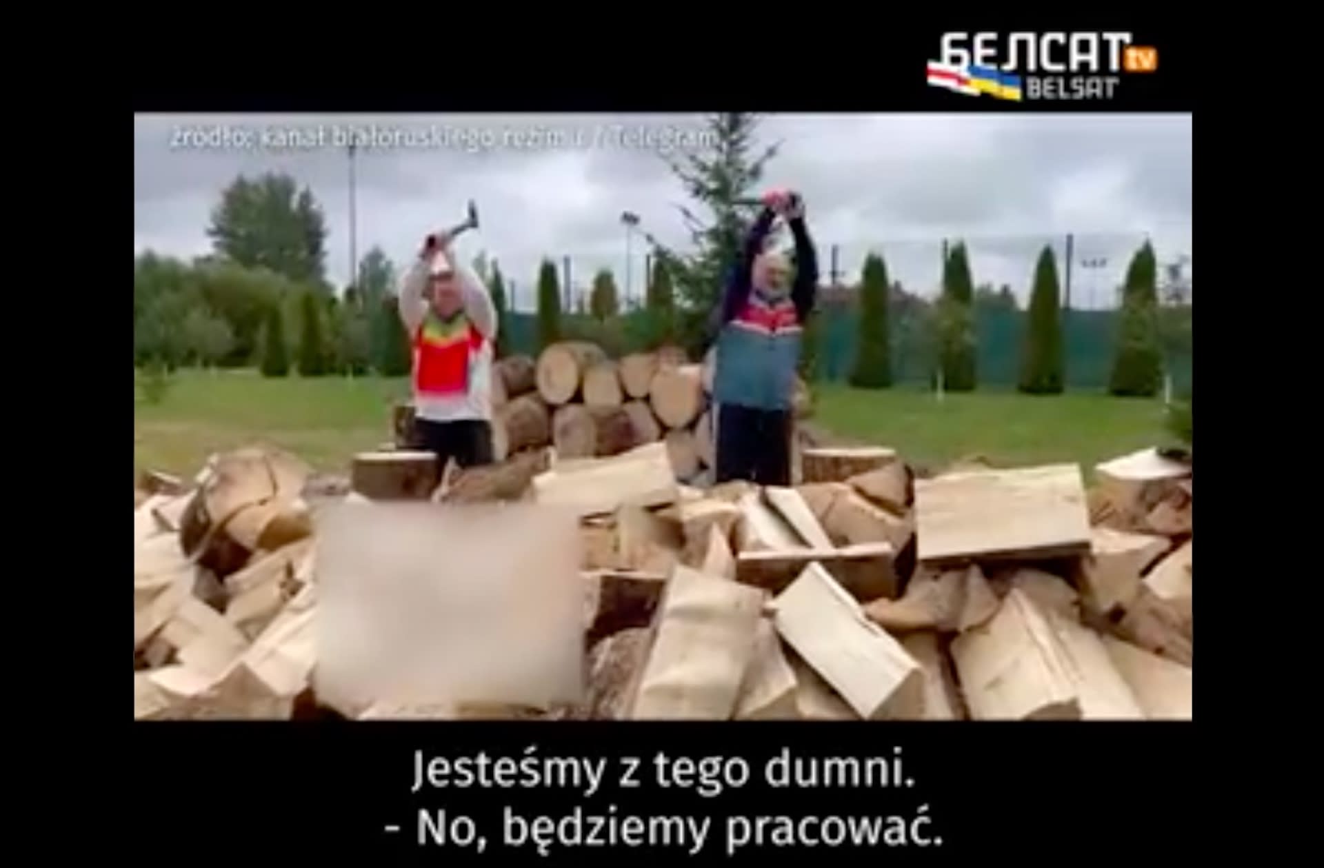 Aleksandr Łukaszenka rąbie drewno i drwi z Morawieckiego i Dudy