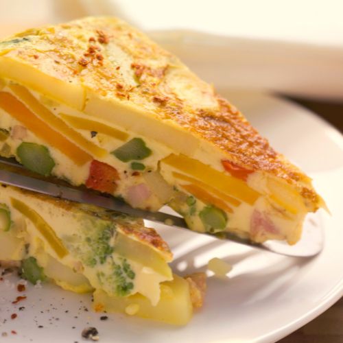 Hiszpański omlet z ziemniakami jest przepyszny