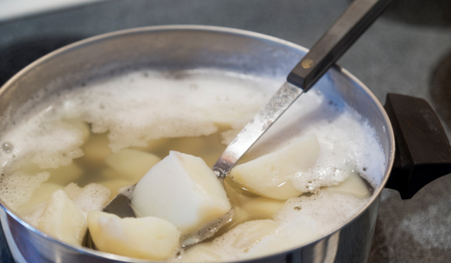 gotowanie ziemniaków