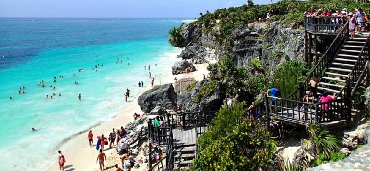 turyści zapłacą nowy podatek po przylocie do Meksyku