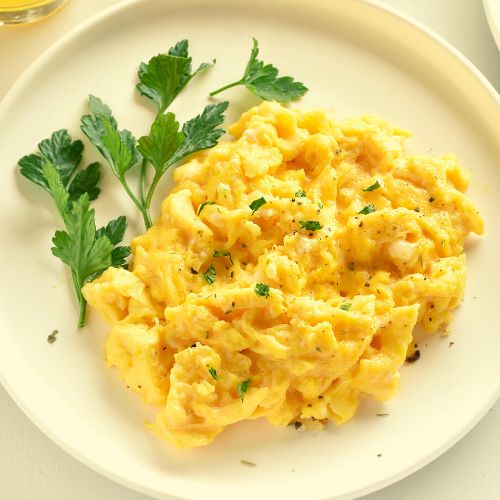 Jajecznica z majonezem i serem jest znakomita