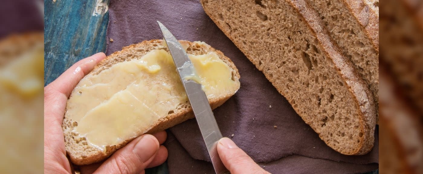 Czym smarować chleb
