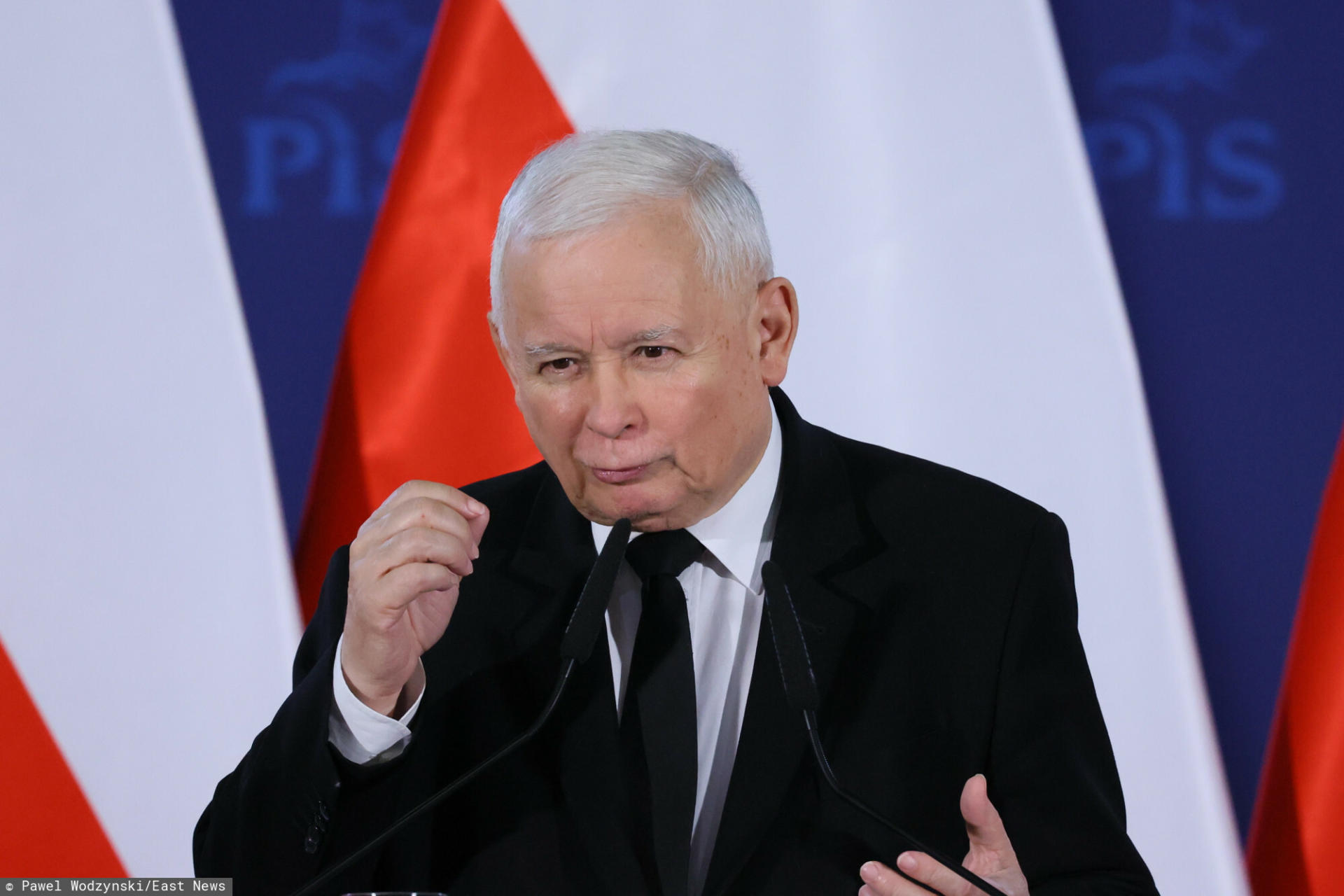 Jarosław Kaczyński "przywitany" w Płocku przez przeciwników okrzykiem "będziesz siedział"