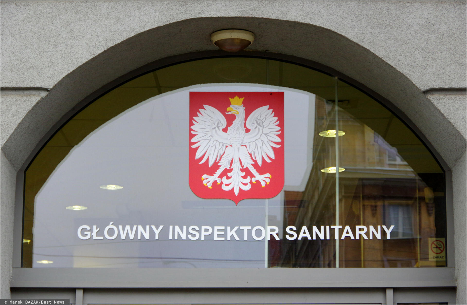 PHOTO: ZOFIA I MAREK BAZAK / EAST NEWS Warszawa ulica Targowa N/Z Glowny Inspektorat Sanitarny